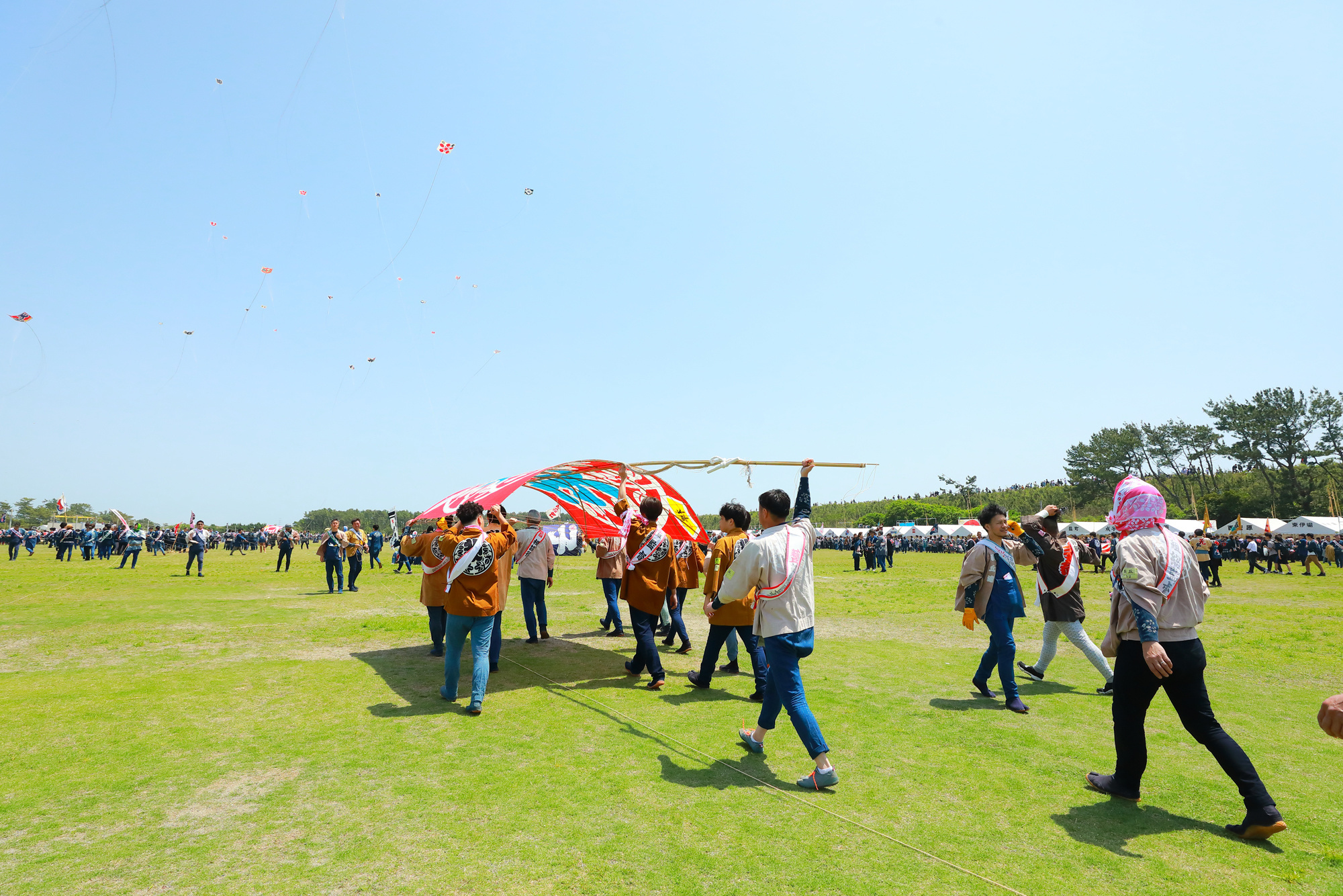 出張カメラマンが撮影した浜松まつりの写真のワンシーン