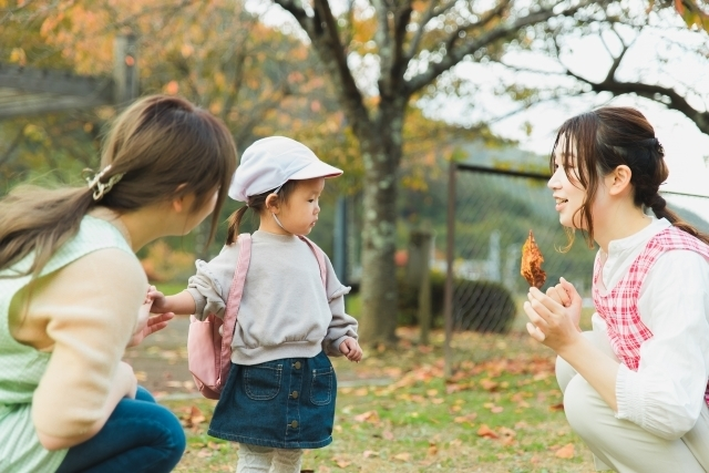 先生と子どもが関わる保育のひととき